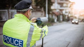 Cara Kerja Speed Gun yang Todong Sopir Ngebut di Jalan Tol