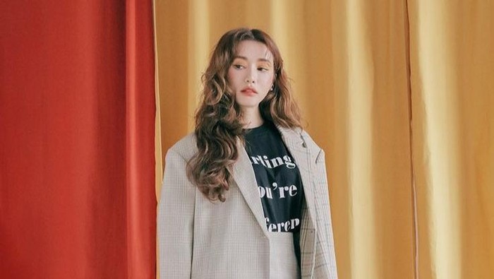 Sulap Blazermu Jadi Lebih Casual dengan 7 Referensi Korean Style Berikut!