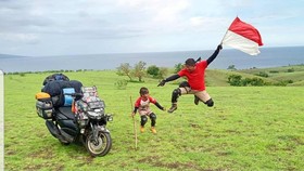 Bapak Bonceng Anak Naik Nmax 5 Ribu Km ke Timor Leste