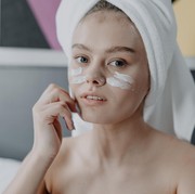 3 Alasan Eye Cream Kamu Tidak Bekerja dengan Baik