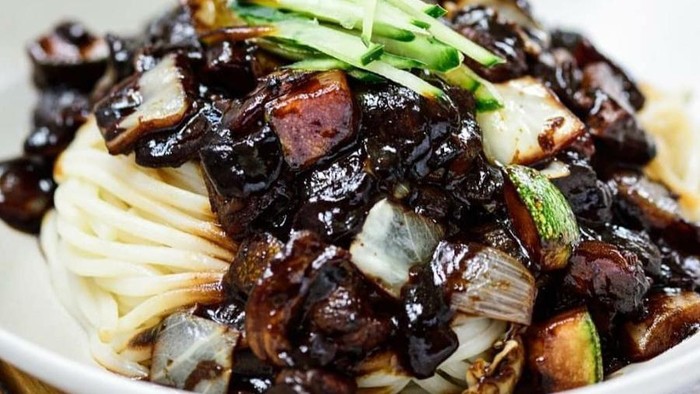 6 Makanan 'Blasteran' Korea-Cina Ini Seru Buat Dimakan Sambil Nonton Drakor 6 Makanan 'Blasteran' Korea-Cina Ini Seru Buat Dimakan Sambil Nonton Drakor