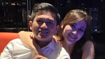 img-title Ayu Ting Ting & Adit Diramal Bakal Balikan Tapi Ada Syaratnya, Apa Itu?