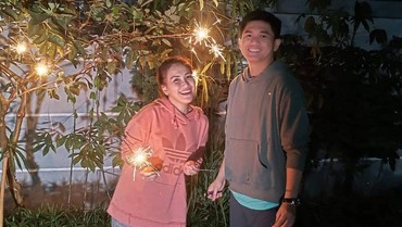 img-title Penyebab Ayu & Adit Batal Nikah VS Gaga Muhammad Buka Suara