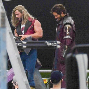 Foto Syuting Beredar, Terungkap Kostum Baru Chris Hemsworth di Thor 4