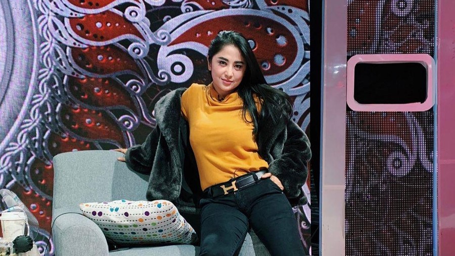 Dewi Perssik
