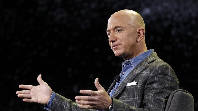 Jeff Bezos resmi mengumumkan pengunduran diri sebagai CEO Amazon, perusahaan yang telah Ia besarkan selama 27 tahun.