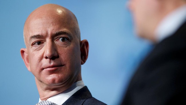 Pendiri Amazon Jeff Bezos akan menyerahkan sebagian besar dari total kekayaannya yang sebesar US4 miliar untuk kegiatan amal.