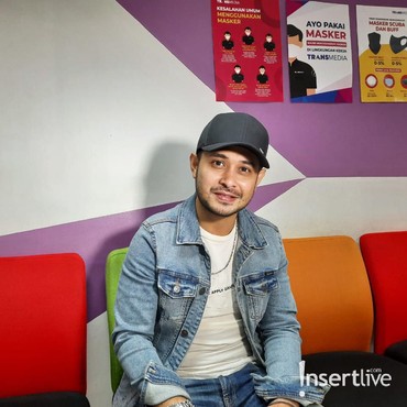 Sering 'Sakiti & Selingkuhi' Istri, Meidian Maladi Ditimpuk Ayam di Pasar