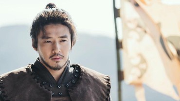 img-title Karismatiknya Kang Ha Neul Jadi Jenderal di 'River Where the Moon Rises'