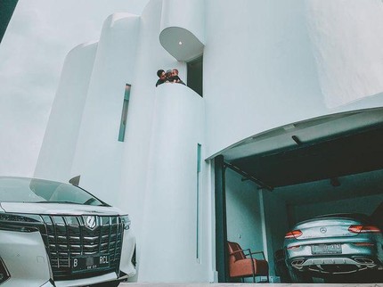 7 Potret Rumah Mewah yang Dijual Okin Mantan Suami Rachel Vennya, Bernuansa Tropis