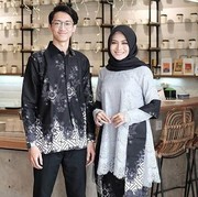 6 Inspirasi Model Batik Couple dengan Pasangan, Simpel dan Elegan