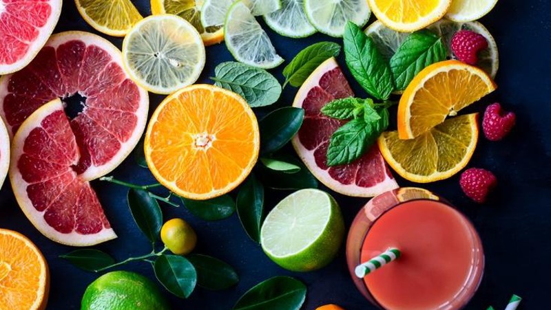 Vitamin C merupakan vitamin esensial untuk kesehatan.