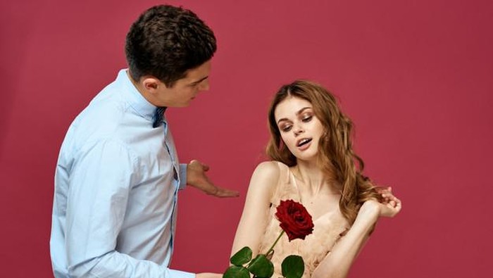 5 Tanda Gebetan Setengah Hati Dekati Kamu, Hati-hati Ghosting Tuh!