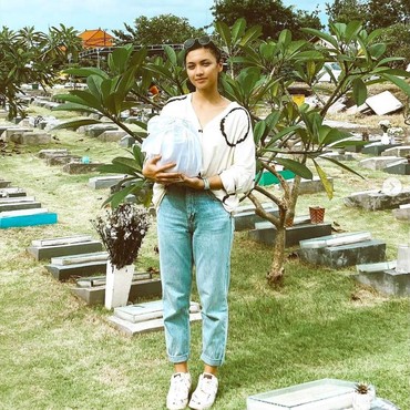 Agama Angela Gilsha hingga Pacar Baru Agnez Mo