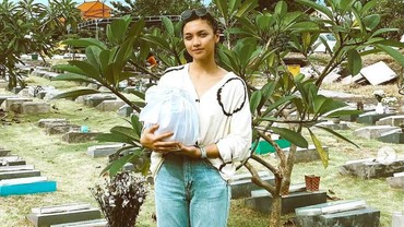 Agama Angela Gilsha hingga Pacar Baru Agnez Mo