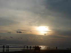 Asyiknya Susur Gumuk Pasir Parangkusumo di Jogja dengan Jip