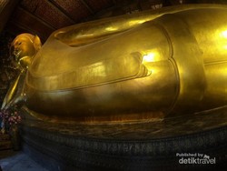 Berwisata Sambil Membantu Sesama di Kuil Wat Pho