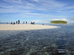 Keren! Ini Pasir Timbul di Raja Ampat