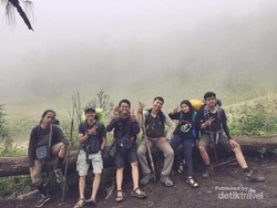 Mendaki Gunung Lawu yang Indah Tapi Mistis