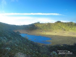 Munculnya Telaga Indah di Gunung Lawu