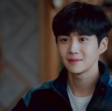 Gak Cuma 'Run On', Kim Seon Ho Juga Tampil Jadi Cameo di Deretan Drakor Ini