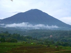 Daftar Gunung di Tabanan untuk Hiking, Ada Gunung Batukaru!