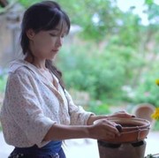 Li Ziqi, YouTuber China yang Suka Bahas Kehidupan Desa Menghilang!