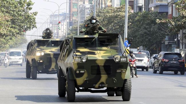 Negara Kaya Ramai-ramai 'Serang' Junta Militer Myanmar Para pemimpin militer Myanmar kembali mendapat serangan tekanan, kali ini dari negara-negara kaya di dunia