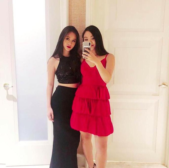 <p>Dua putri cantik Jet Li, Jane Li dan Jada Li, sempat menjadi sorotan ketika mendampingi ayahnya di sebuah acara. (Foto: Instagram @janeli419)</p>
