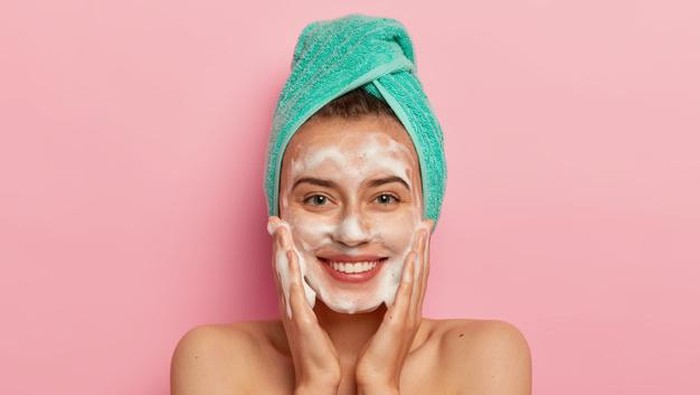 Cleanser pH Rendah Lebih Diminati, Apa Sih Keunggulannya? Cleanser pH Rendah Lebih Diminati, Apa Sih Keunggulannya?