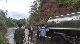 Jalur Alternatif Jonggol-Cipanas Terputus Longsor
