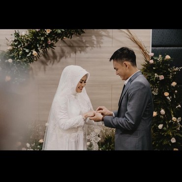 Ikke Nurjanah Ucap Rasa Syukur pada Suami Daun Muda lewat Lagu Baru