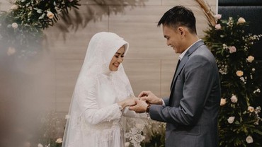 img-title Ikke Nurjanah Ucap Rasa Syukur pada Suami Daun Muda lewat Lagu Baru