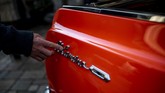 FOTO: Mengendus Mobil-mobil Retro AS dari Kolektor di Tokyo Klub penggemar mobil klasik berkumpul hampir setiap akhir pekan di Tokyo, Jepang untuk memamerkan Cadillac, Chevrolet dari pertengahan hingga akhir abad ke-20.