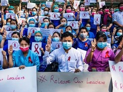 Internet Diputus, Ribuan Orang Kembali Unjuk Rasa di Myanmar untuk Tolak Kudeta