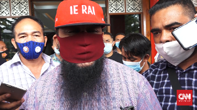 Lawan politik Orient P Riwu Kore menggugat KPUD Sabu Raijua karena menetapkan Orient yang disebutnya sebagai warga AS, menjadi bupati terpilih.