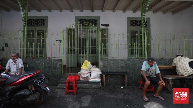 Bunyi roda pedati ikut menyumbang kisah berdirinya Glodok, kawasan 'Kepala Naga' yang eksis di tengah bisingnya Jakarta.