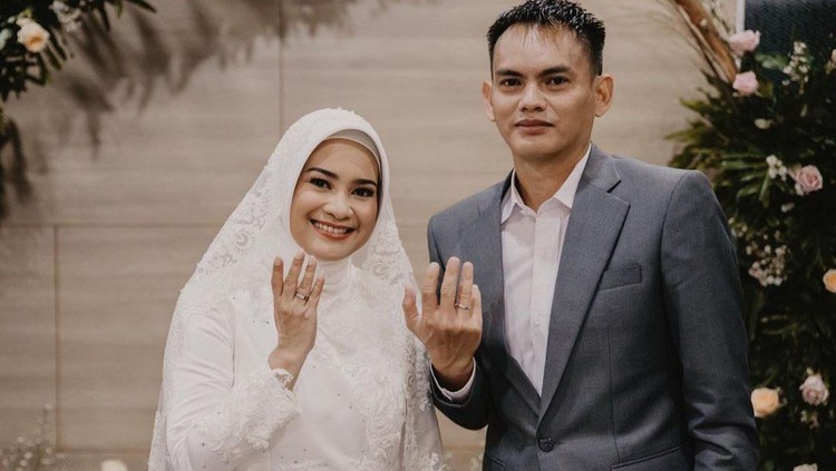 Pernikahan Ikke Nurjanah dan Karlie Fu