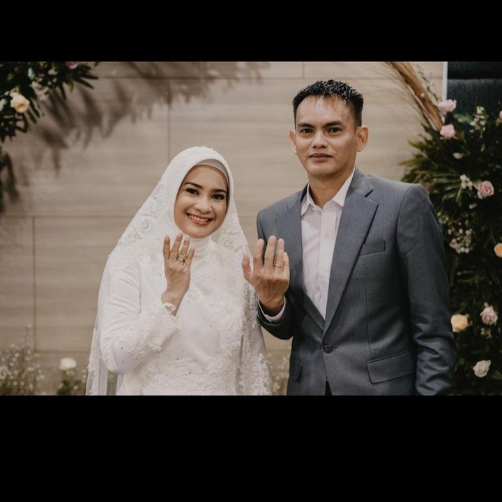 <p>Tak ketinggalan, Karlie Fu juga menulis caption romantis untuk Ikke Nurjanah. "I'm glad you are thoughtful, I'm glad you are understanding, I'm glad you are so much fun to be around, but most of all I'm glad you are my wife. I love you @ikkenurjanah0518" (Foto: Instagram @karliefu_)</p>