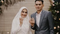<p>Tak ketinggalan, Karlie Fu juga menulis caption romantis untuk Ikke Nurjanah. "I'm glad you are thoughtful, I'm glad you are understanding, I'm glad you are so much fun to be around, but most of all I'm glad you are my wife. I love you @ikkenurjanah0518" (Foto: Instagram @karliefu_)</p>