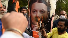 Demo UU Pertanian, Petani India Bakar Foto Greta Thunberg