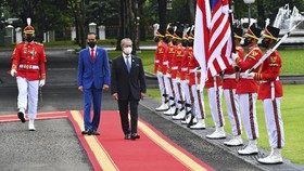 PM Muhyiddin Minta Jokowi Pulangkan TKI Ilegal di Malaysia