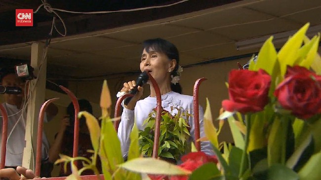Junta mengancam pengacara Aung San Suu Kyi dengan pasal 144 hukum acara pidana Myanmar berkaitan dengan pembungkaman.