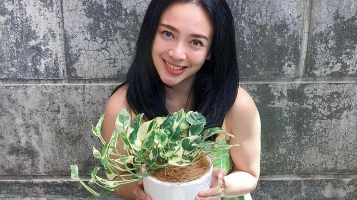 8 Potret Dea Ananda yang tetap Imut bak Remaja di Usia 34 Tahun