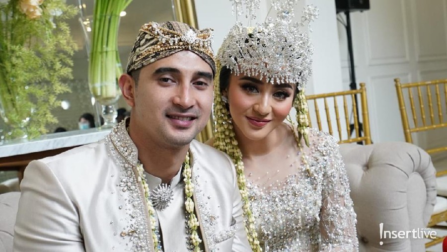Ali Syakieb dan Margin Rencana Bulan Madu Sambil Umrah
