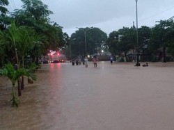 Diguyur Hujan Lebat, Jalur Pantura Semarang Banjir