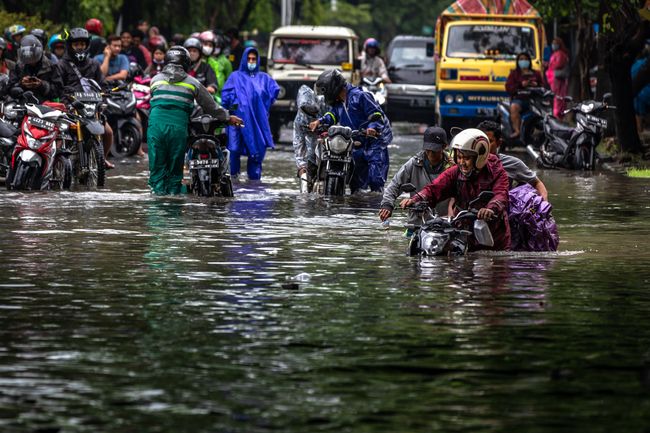 Selain Banjir Longsor Juga Terjang Semarang Satu Tewas