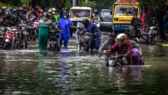 Banjir Semarang Warga Perumahan Anjasmoro Dievakuasi