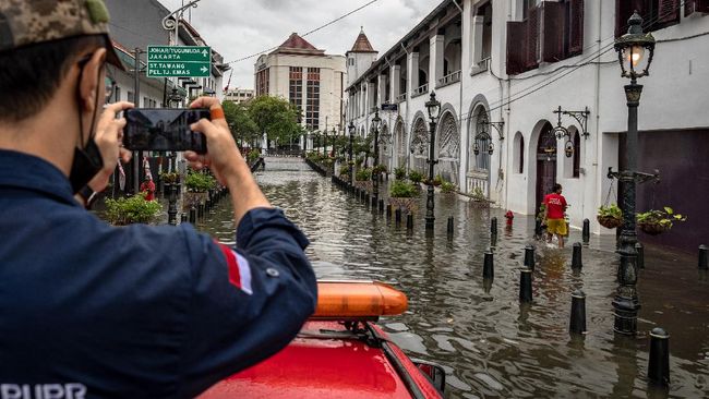 Penjelasan Ahli Penyebab Jawa Dikepung Banjir