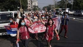 Sekitar 1.000 Pedemo Turun ke Jalan, Internet Myanmar Mati
